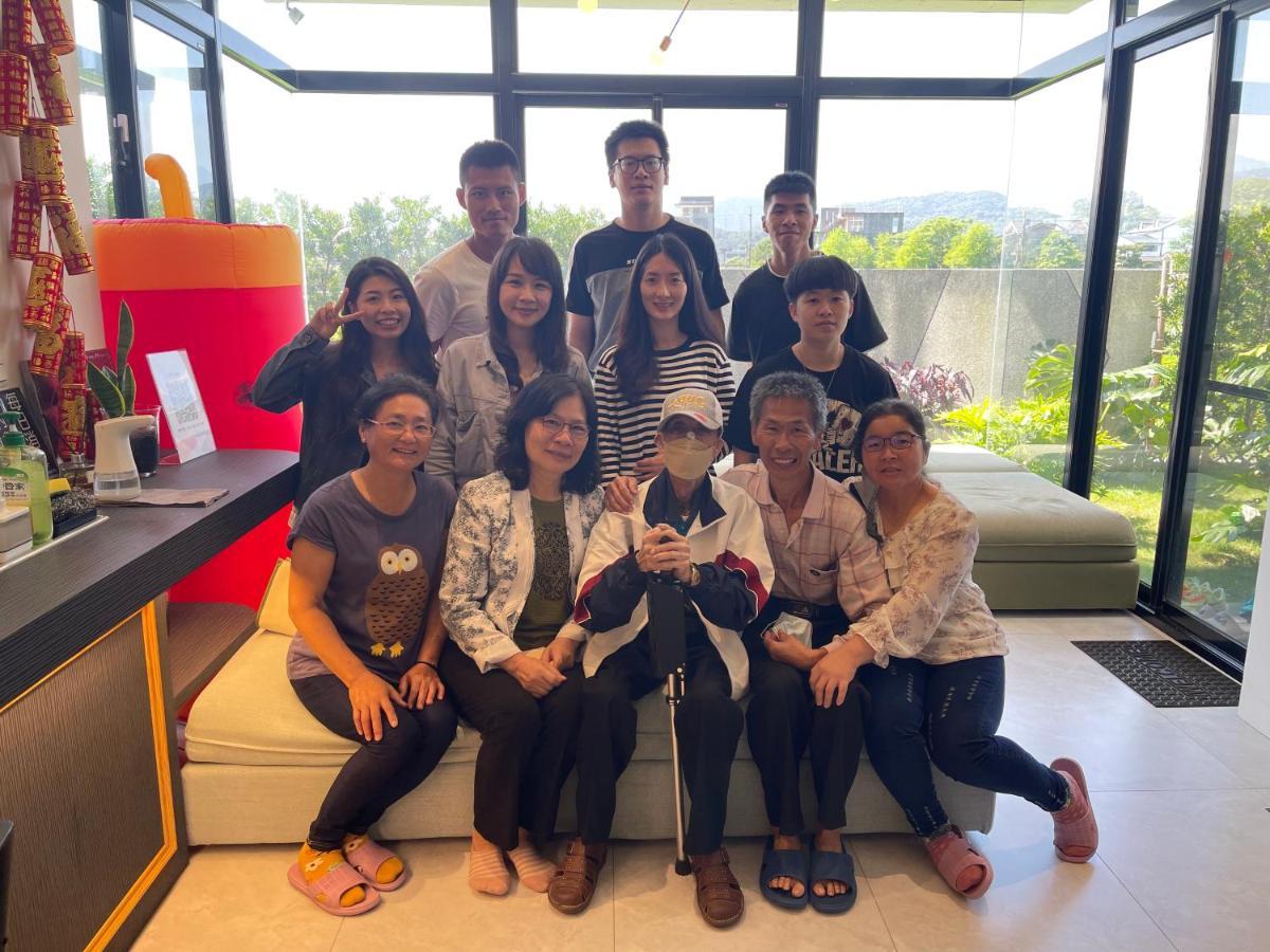 方興top會館 全新包棟電梯民宿 Sanxing Esterno foto