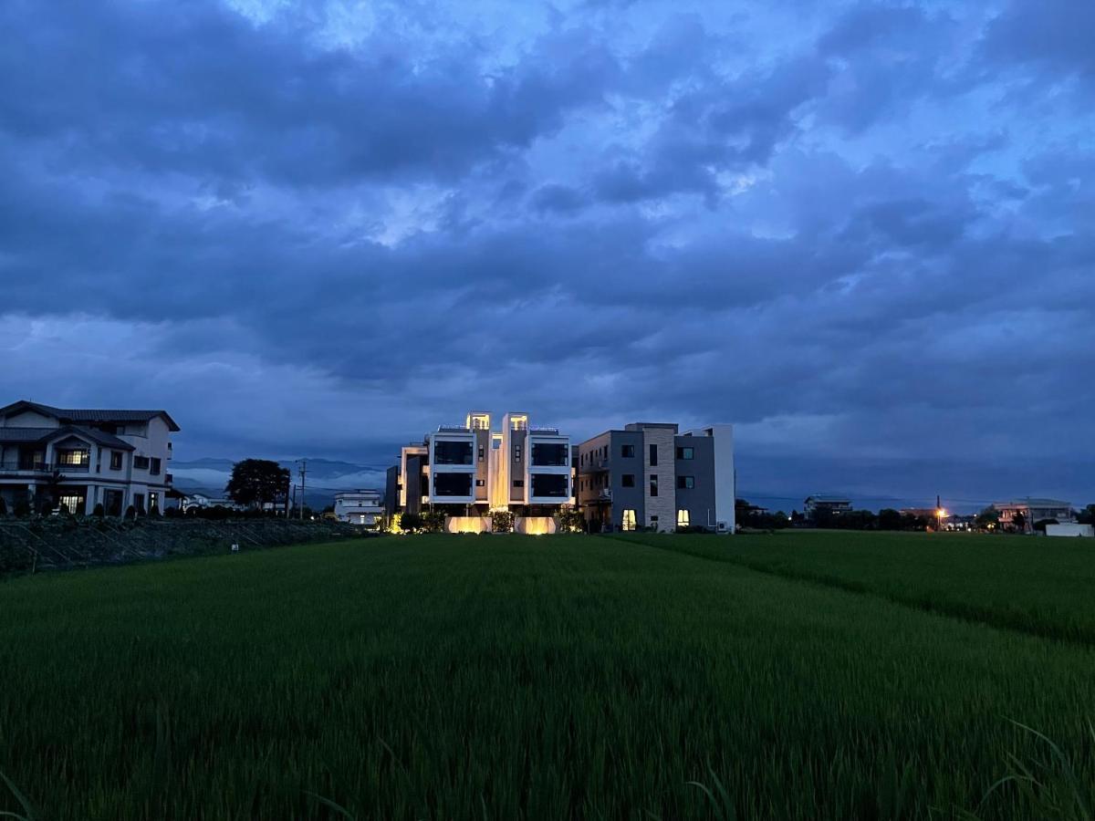 方興top會館 全新包棟電梯民宿 Sanxing Esterno foto