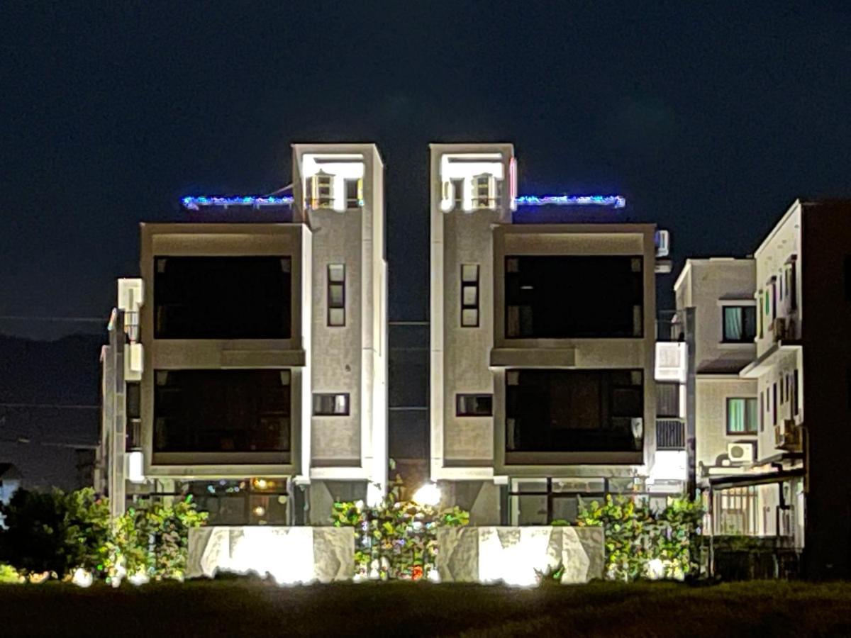 方興top會館 全新包棟電梯民宿 Sanxing Esterno foto