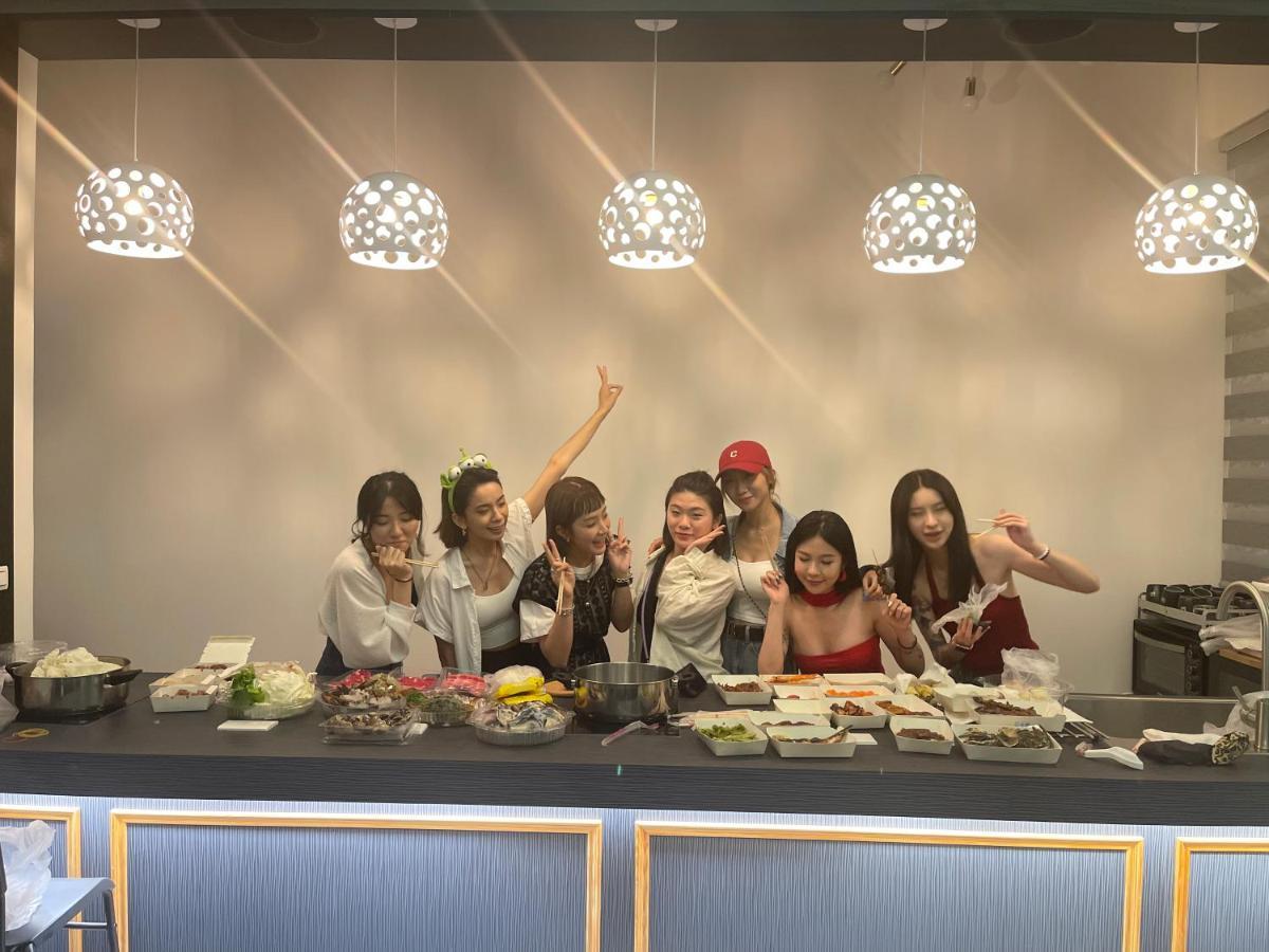 方興top會館 全新包棟電梯民宿 Sanxing Esterno foto
